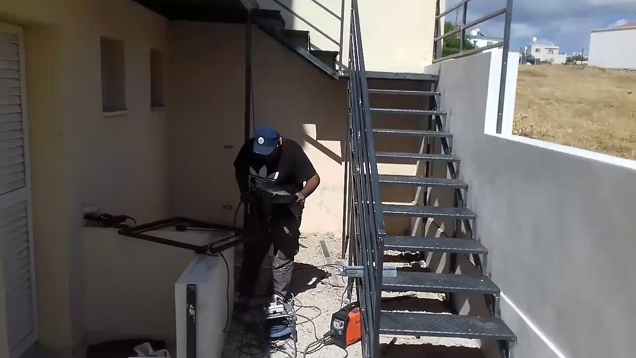 صناعة سلم ودرج حديد خارجي مع تفاصيل كاملة staircase installation |  Peace making  Galaxy manufacture