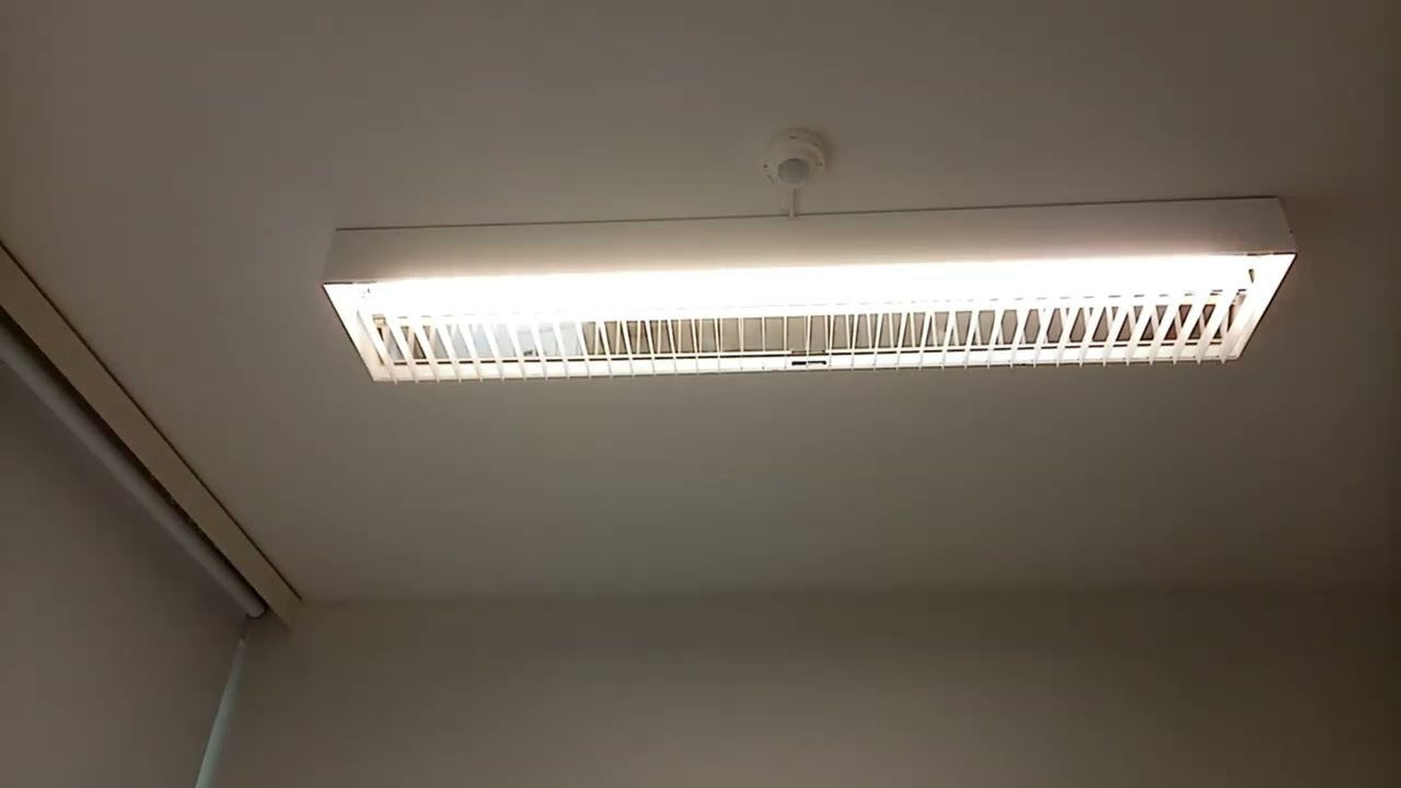 Lots of old videos of fluorescent lights