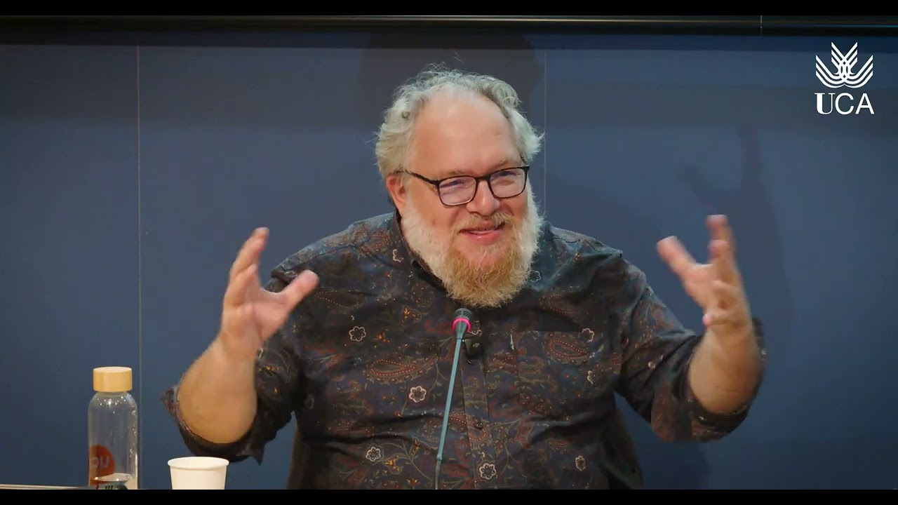 Presencias Literarias en la UCA: el escritor Mathias Énard dialoga con Alejandro Luque.