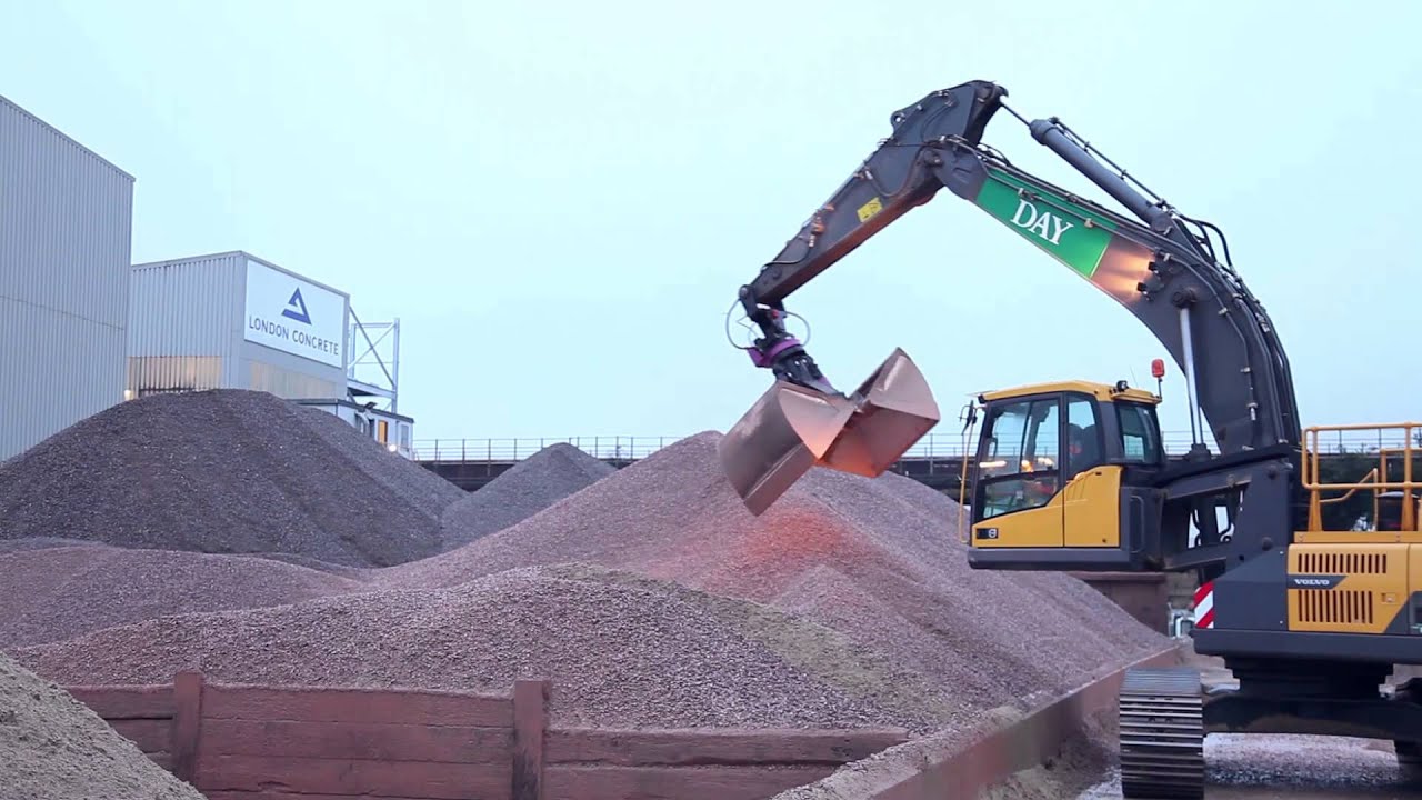 Train Load of Sand | Clam Shell Grab | Try Saying That Fast