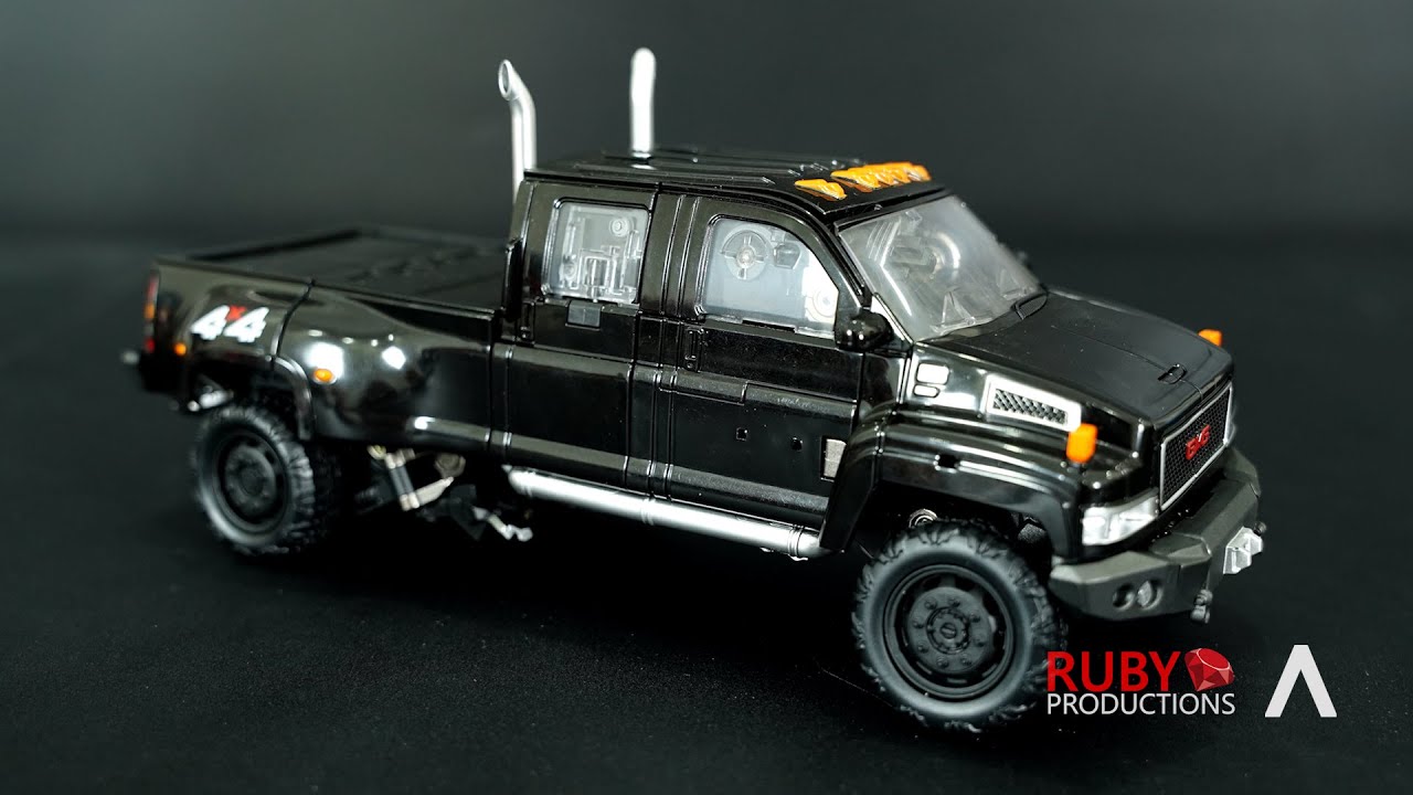Weijiang Black Apple IRONHIDE Truck Robot Toy (Stop Motion Animation)