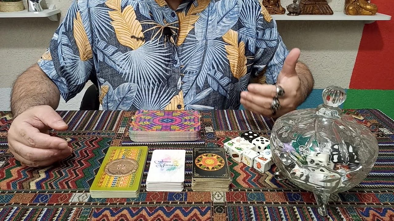 🔴 O que as cartas me revelam sobre ELE ( a ) ???