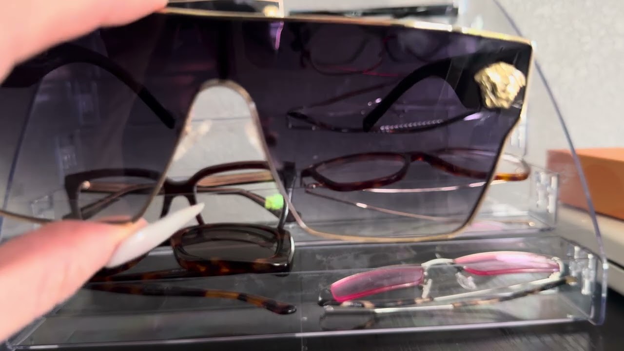 IM BACK - Tapping on glasses with fake nails lofi asmr 