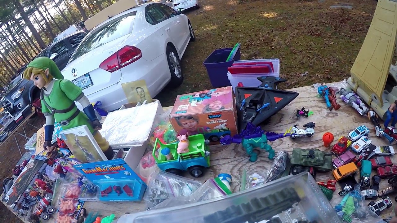 Live Retro Toy Hunting #44 Flea Market & Thrift Store Find.. Crazy Savers Find!