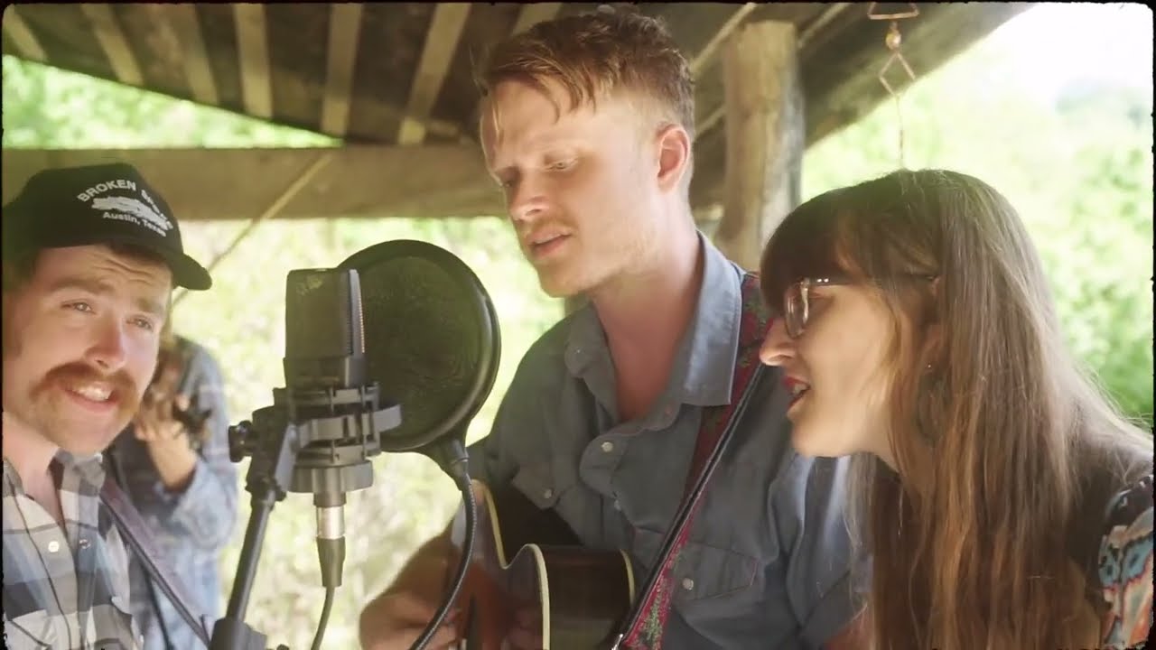 Holler Choir - Carolina Moon Live
