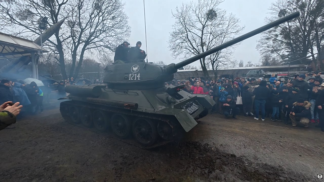 Pokaz pojazdów pancernych  (czołg T-34 i inne) - Poznań, Cytadela  #czołgi #cytadela #muzeum #poznań