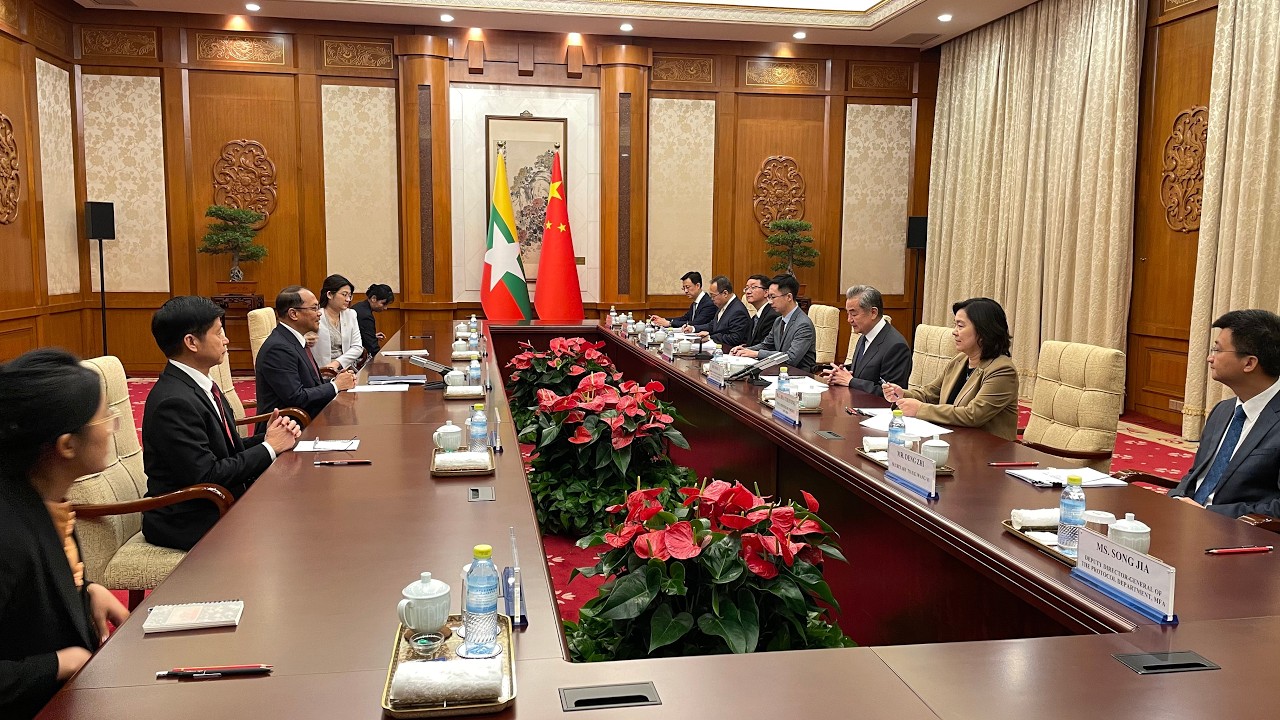Wang Yi meets Myanmar's FM Tin Maung Swe
