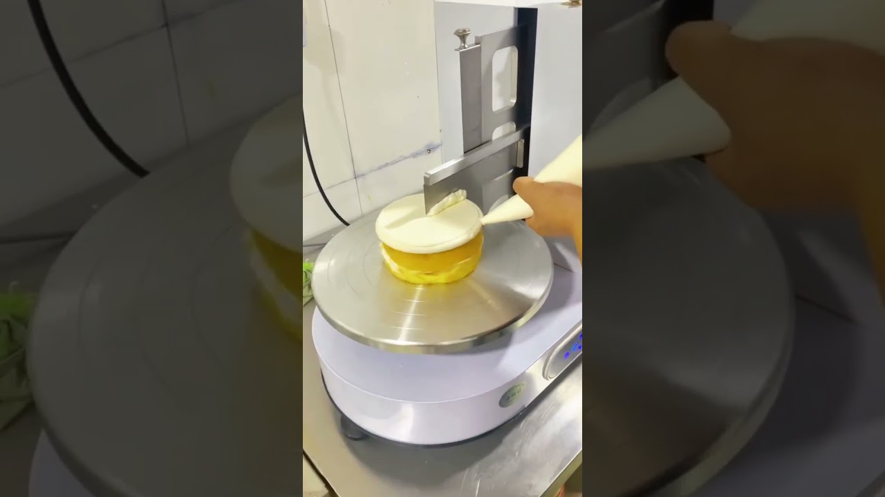 Automatic Cake Icing Machine
