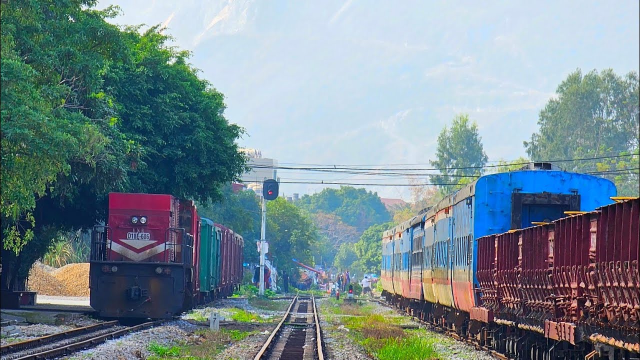 D18E-606 Chạy Đơn Vào Đường Nhánh (Phủ Lý - Thịnh Châu) Vào Ga Thịnh Châu Lấy Hàng Kéo Ra Ga Phủ Lý👇