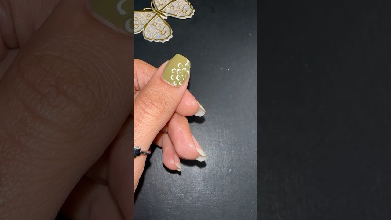 Easy nail art with matchstick💅💚