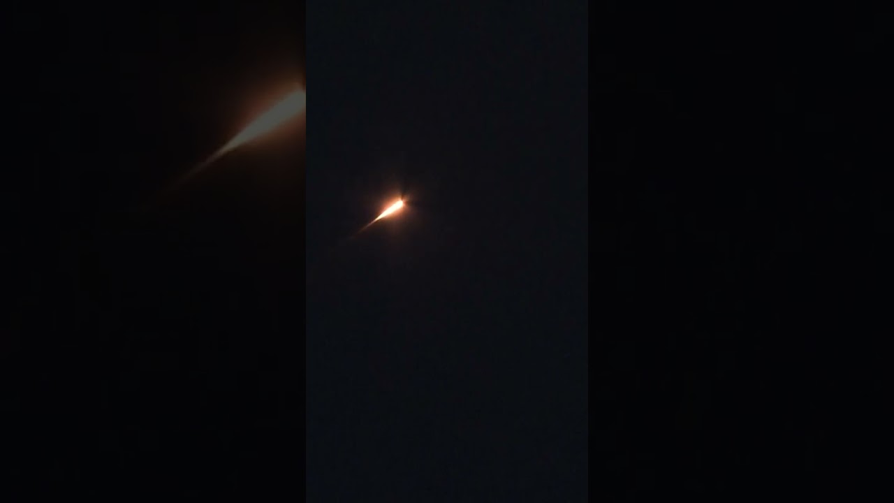 Israel Intercepts Iranian Missile Salvo Over Tel Aviv and Hebron | DWS News | AH1C