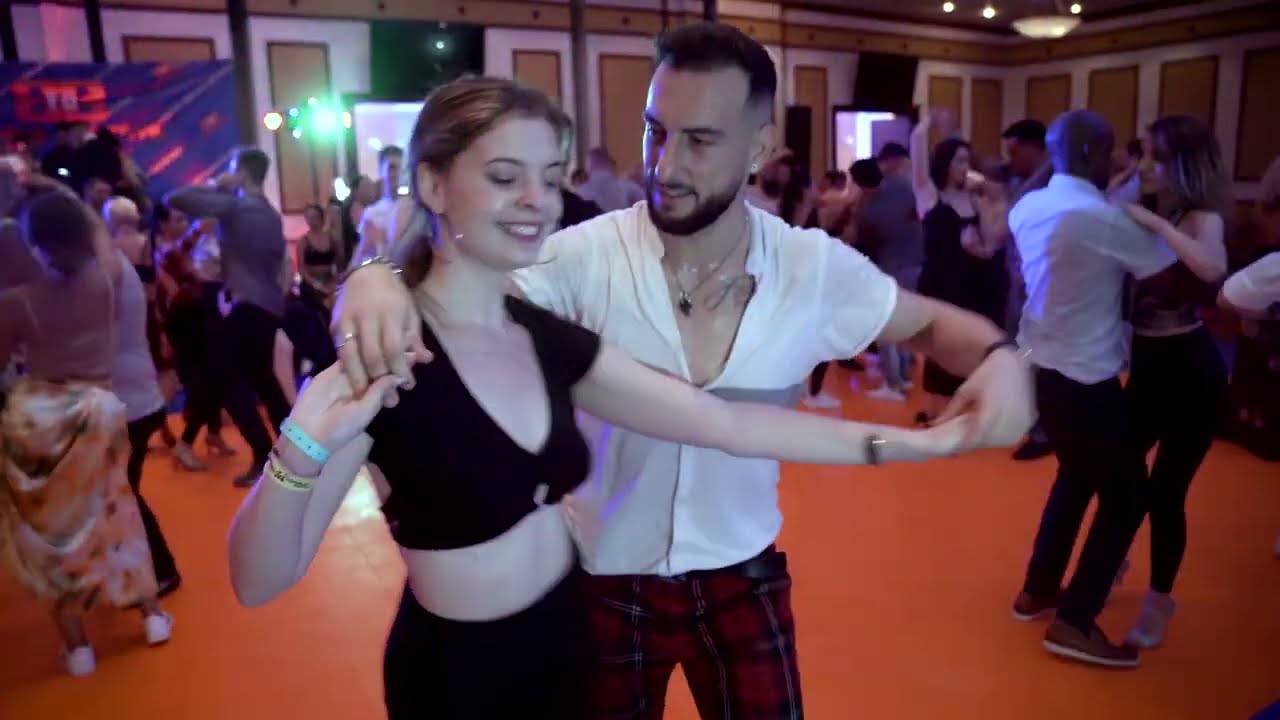 Sergio Sanchez bachata social dance @BtoBBachataDanceFestival #sergioymarichu