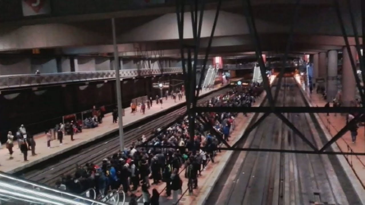 Los usuarios de Renfe en Madrid, indignados por los retrasos y las aglomeraciones