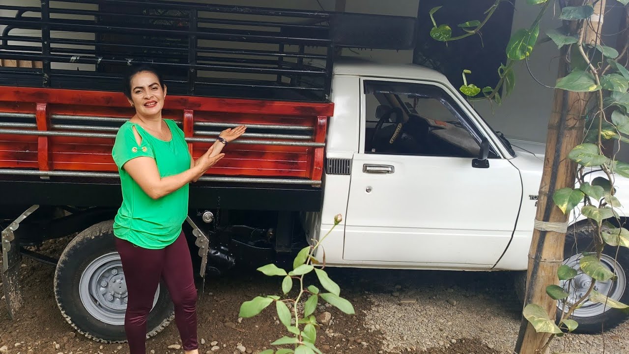 SE VENDE BONITA CAMIONETA  TOYOTA ESTOP  2200,, todo  al día