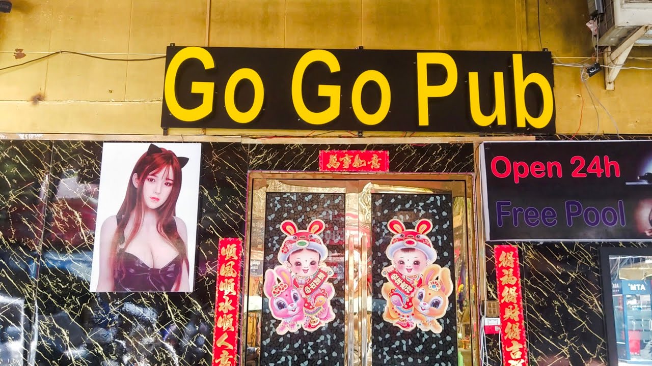 Girly bars in Phnom Penh : names and signs