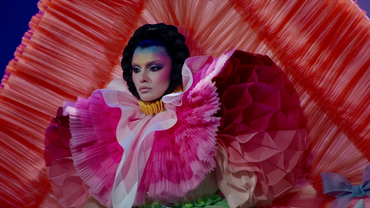 We've Never Seen a Show Like This! Viktor&Rolf SS 2026 Couture Runway Show | Haute Couture Week