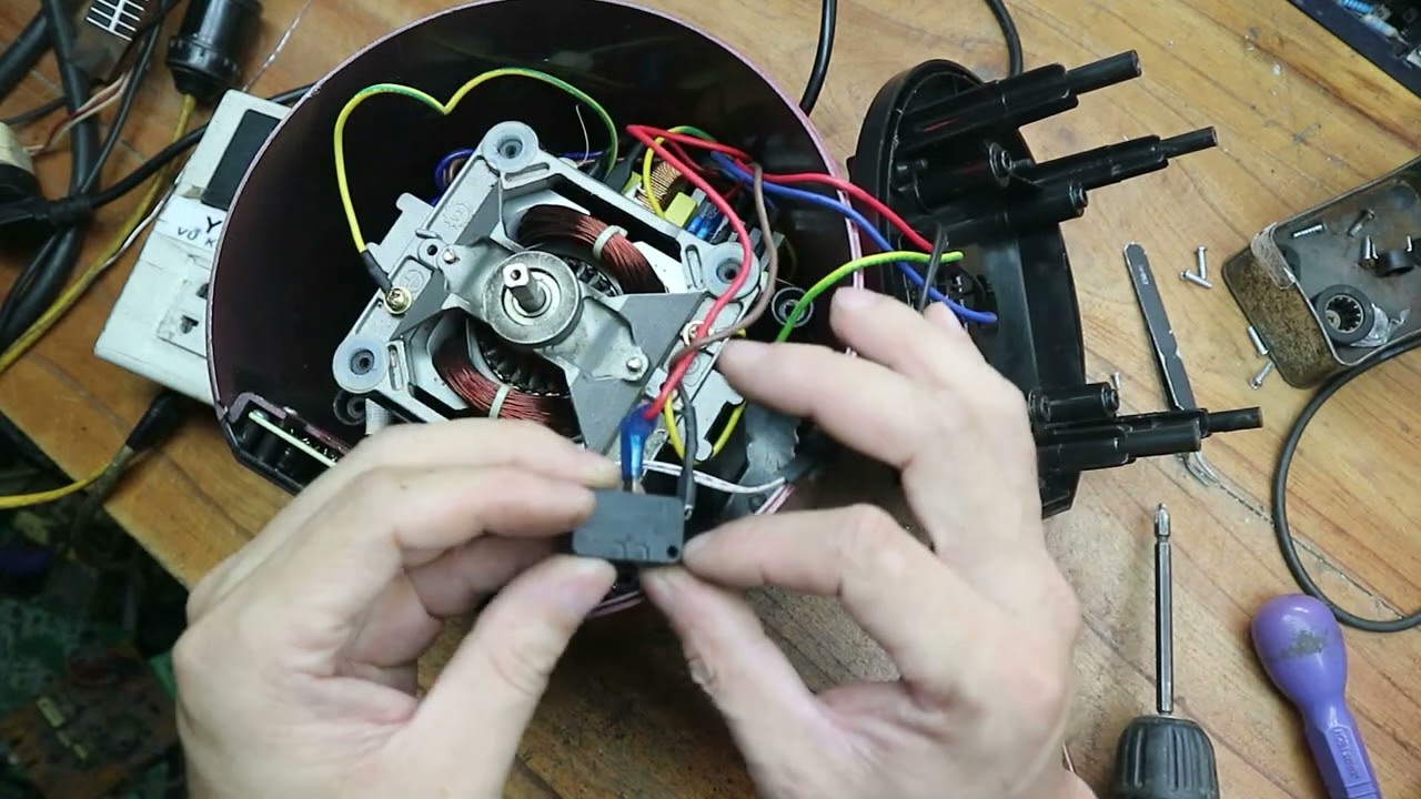 Sửa máy làm sữa hạt RANBEM mất nguồn.
