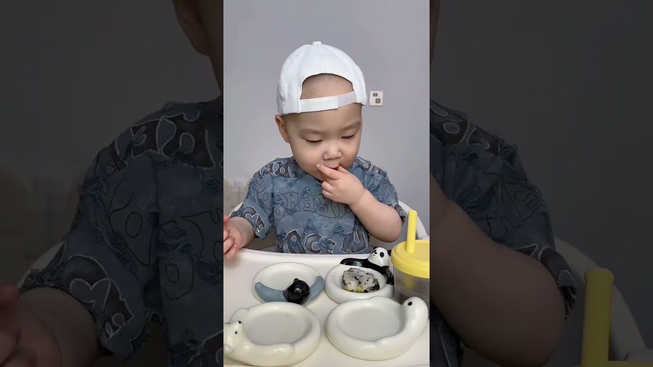 宝贝的耐心被这盘子耗光了，急得哭成小泪人儿！😅 #寶寶吃飯 #小吃貨的日常