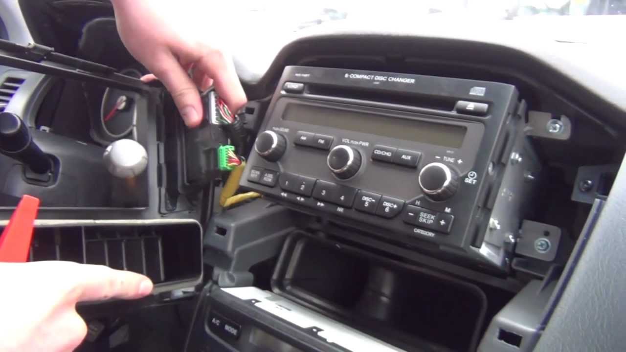 Автомобильные комплекты GTA - Honda Pilot 2003-2008 для установки iPhone, iPod и AUX-адаптера для...