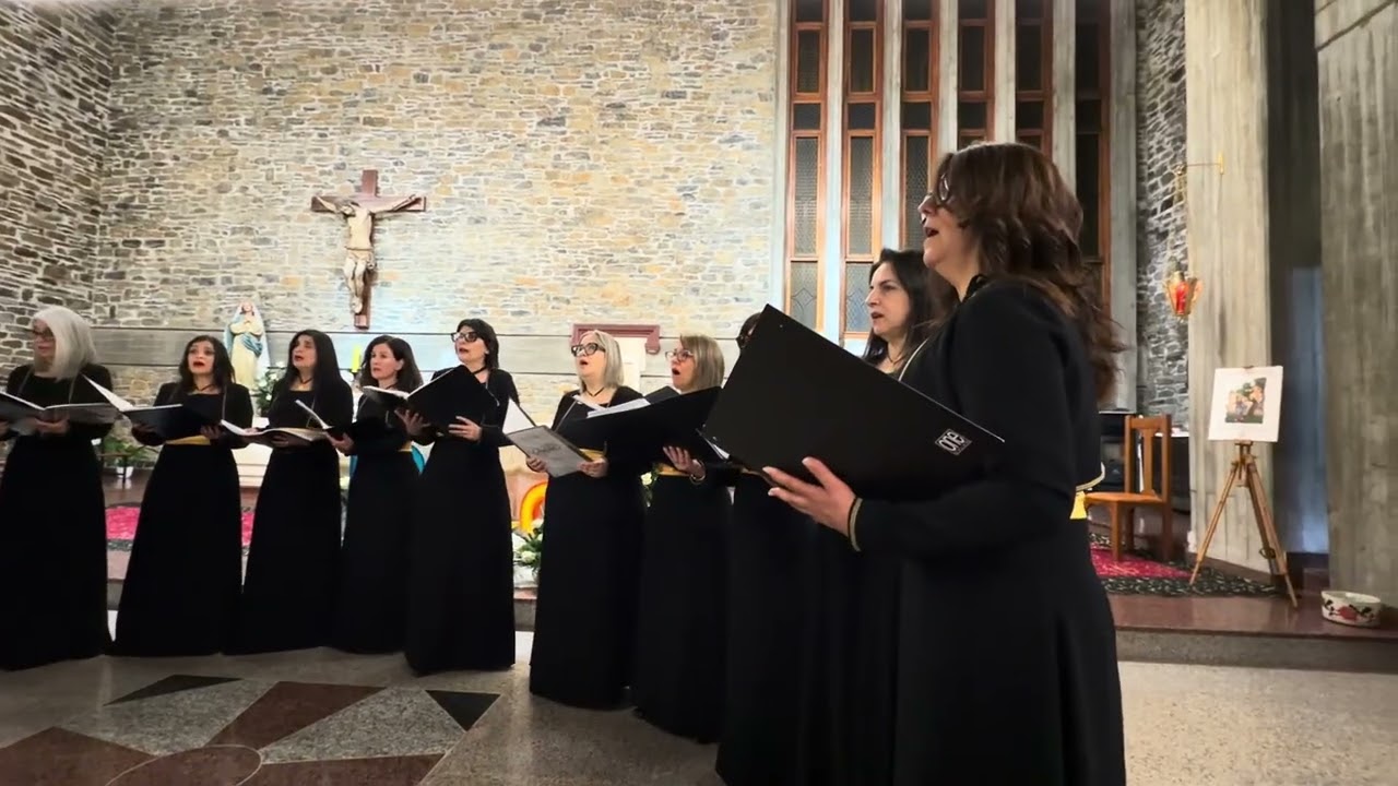 Desulo 03/01/26 Coro Prendas de Armonias esegue “Bene Meu Negale”. Festa 25 anni Coro Padentes 