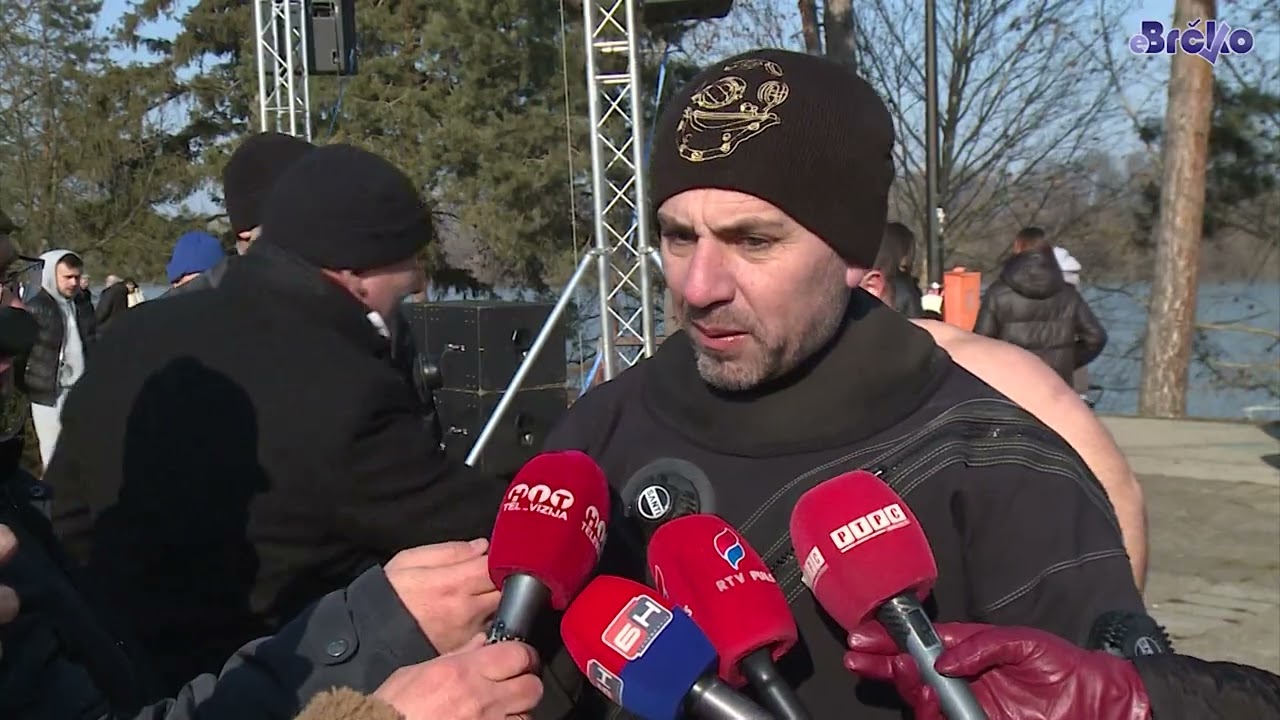 Brčko: Održano još jedno Bogojavljensko plivanje za Časni krst.