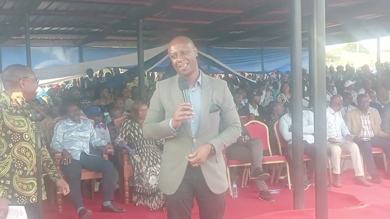 Kalonzo forced to intervene to protect PS Mueke at mathuki during the burial of professor kamuti