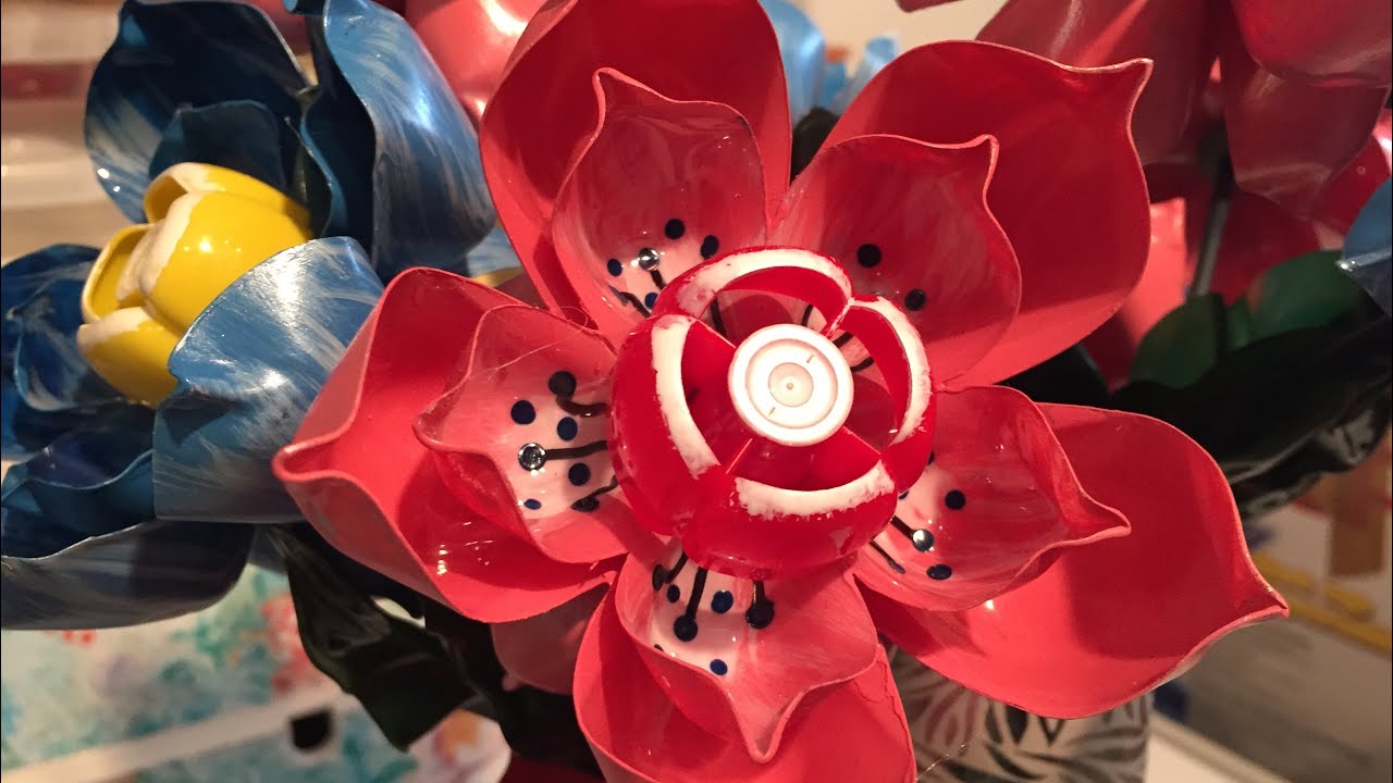 #reciclagem#artezanato #garrafapet   FLÔR COM GARRAFA PET