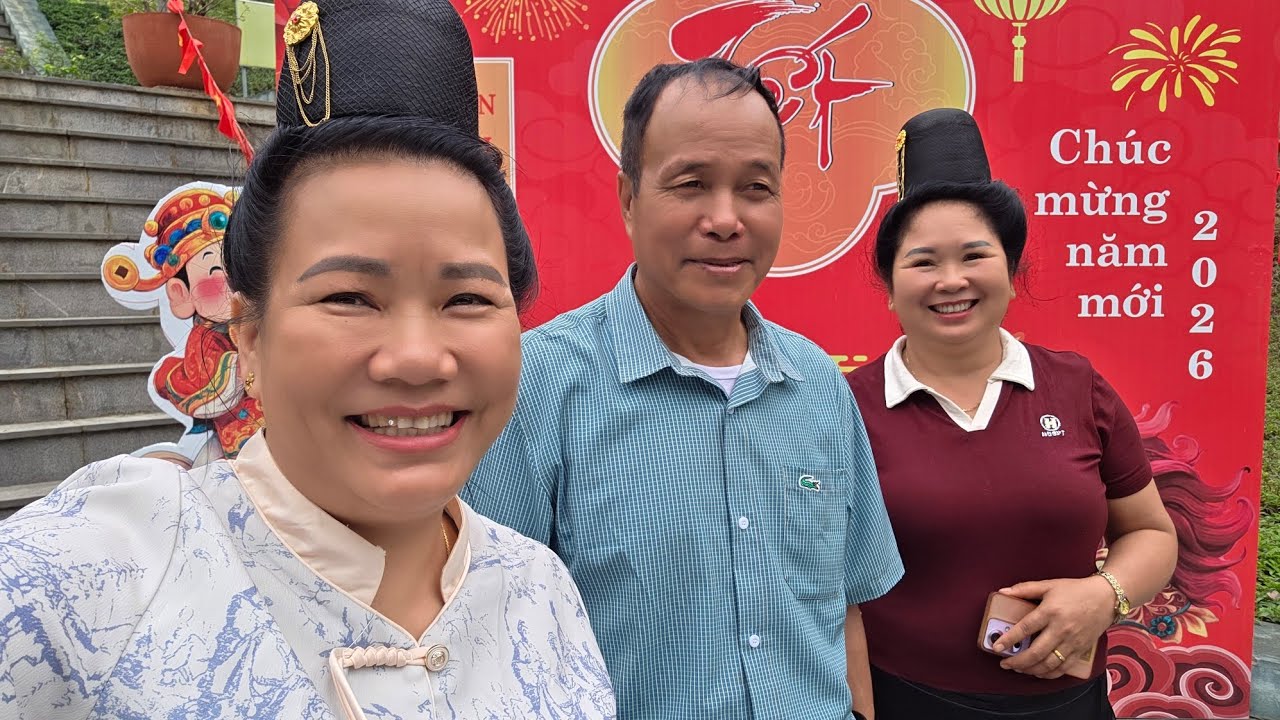 Mỹ Duyên cùng chồng tương lai đi thăm khu di tích lịch sử