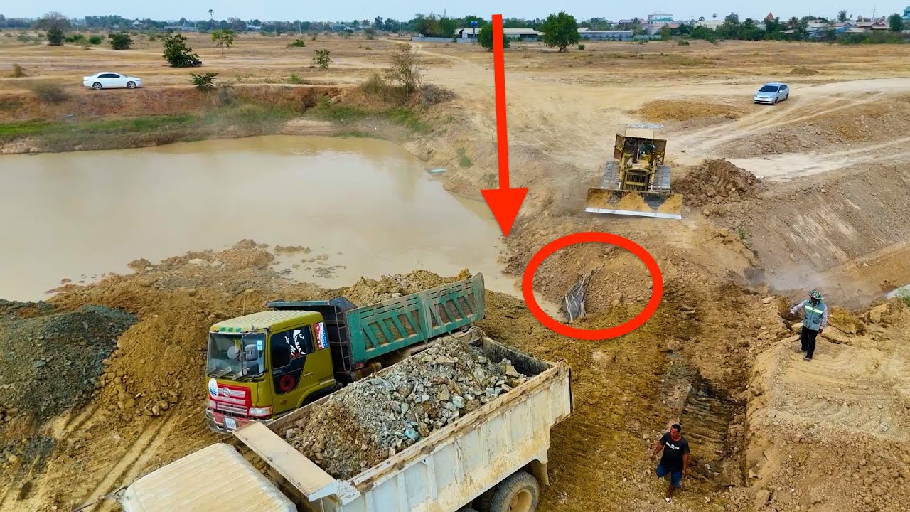 Update active rehabilitation project for flood relief during the raining ,Dozer D60E and25-ton truck