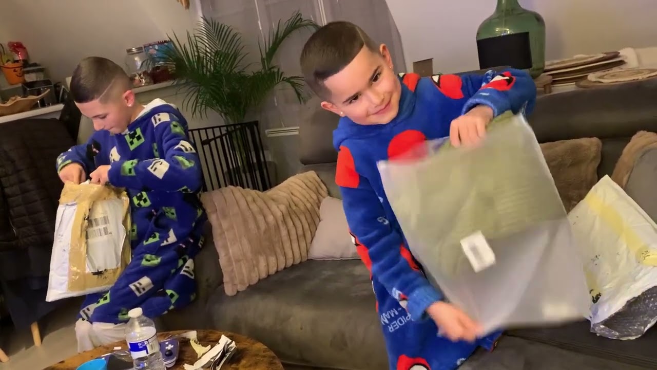 Déballage colis perdus - on va remettre ça bientôt avec pleins de colis 📦 👍