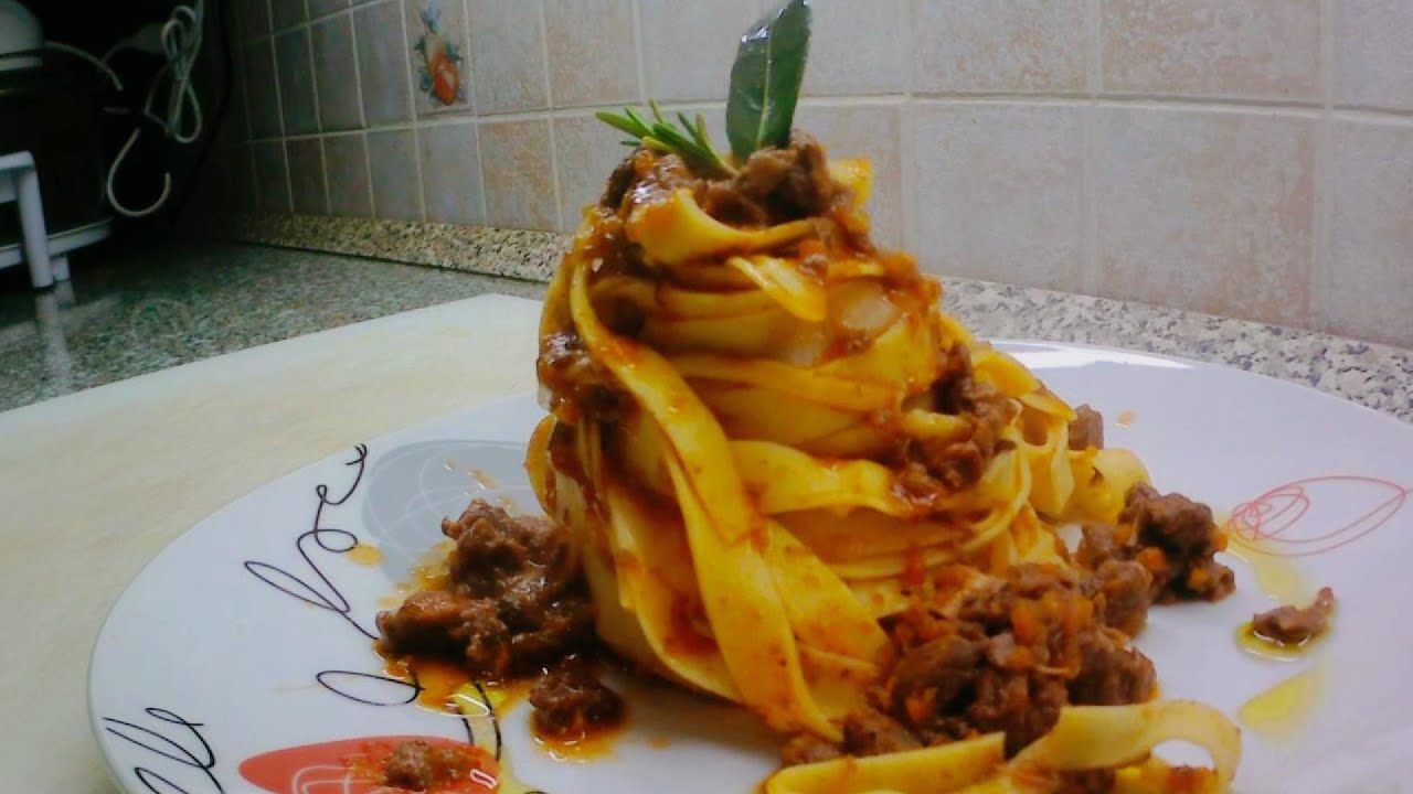 Tagliatelle con rag&uacute; di capriolo