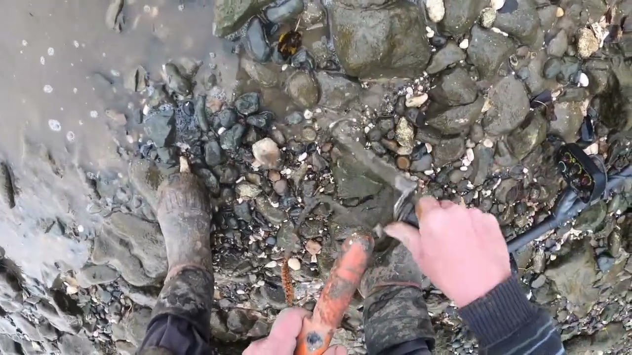 Trust Your Ears - Golden Mask 4WD Pro On The River Foreshore - Part 1