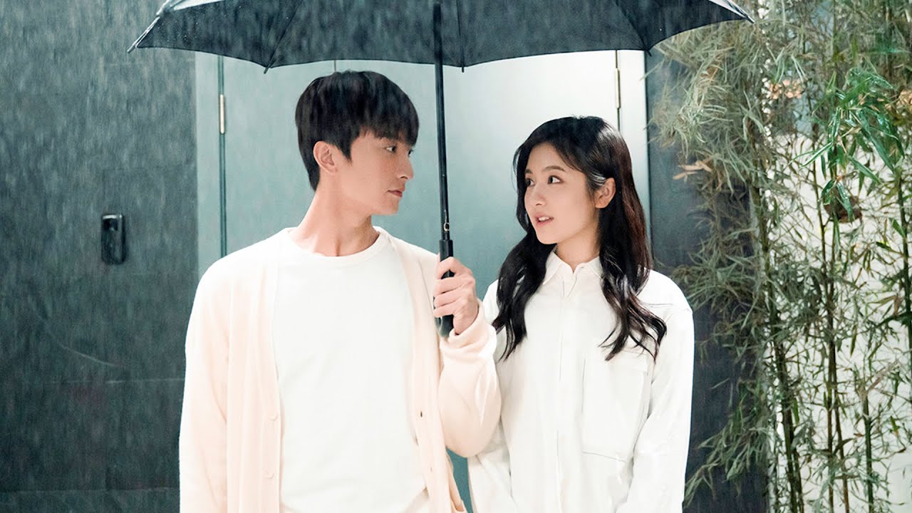 Миллиардер-генеральный директор и страстная девушка подтвердили свои отношения в дождливый день!