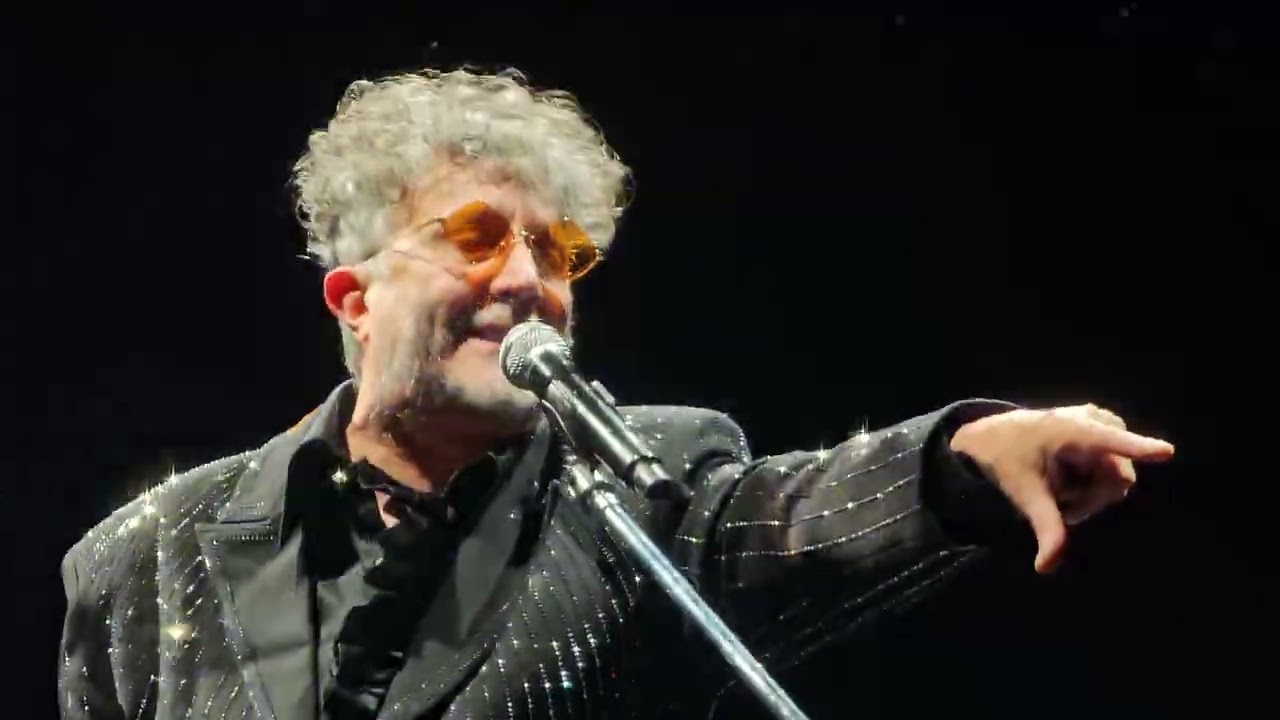 Fito Paez- Ciudad de Pobres Corazones ( en vivo Movistar Arena)