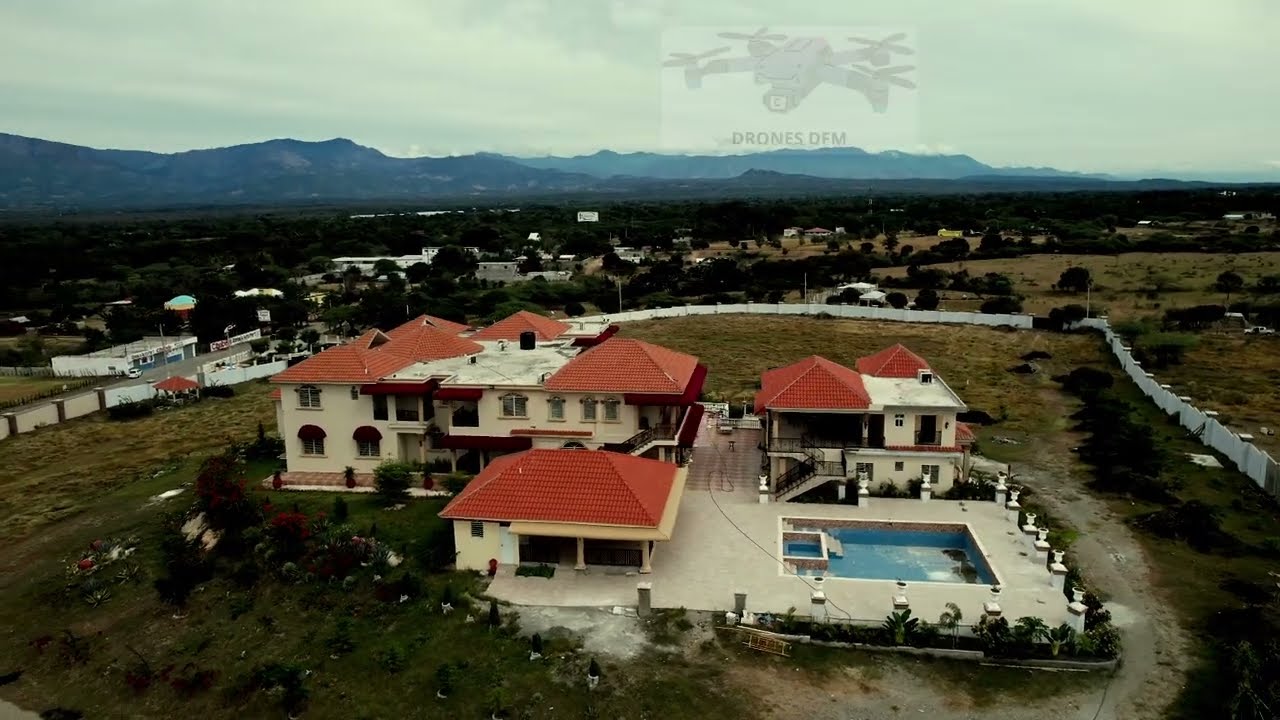 una de las casas mas grandes de las matas de farfan
