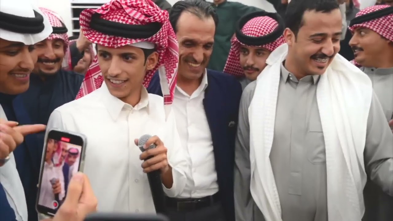 لأول مره سعود بن خميس يغني على المسرح بحفل زواج متعب بن عايد صدم المطرب والحضور بصوته مشاهير تيك توك