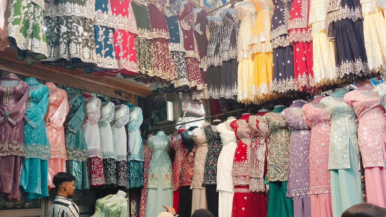 SEELAMPUR Market Explore designer suit, bangles, jewellery collection video 
