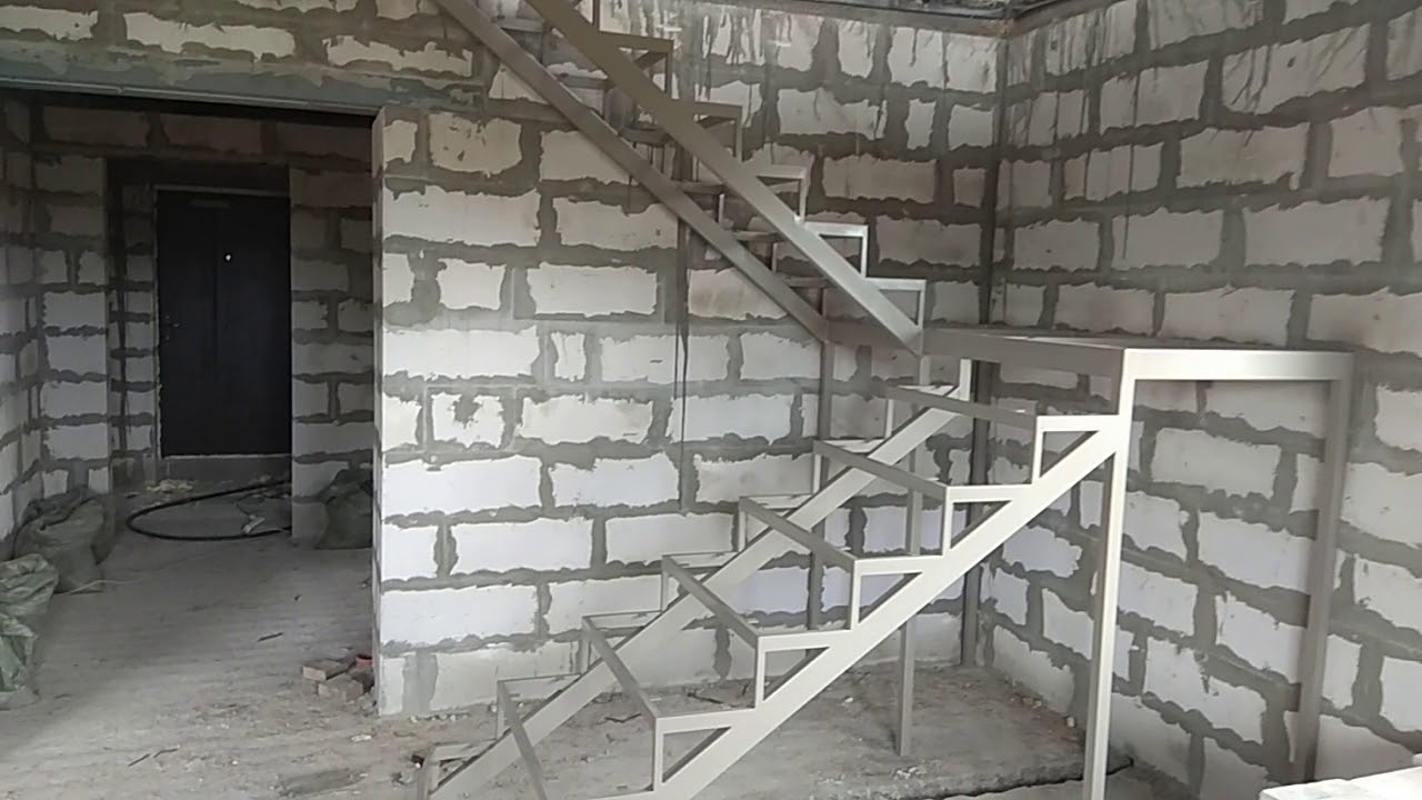 Лестница на металлокаркасе,обзор с описанием