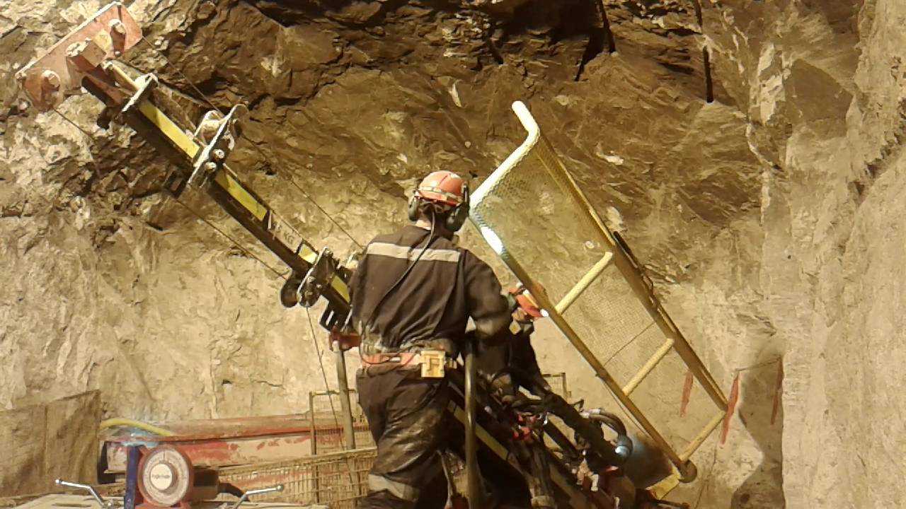 Sondaje interior mina