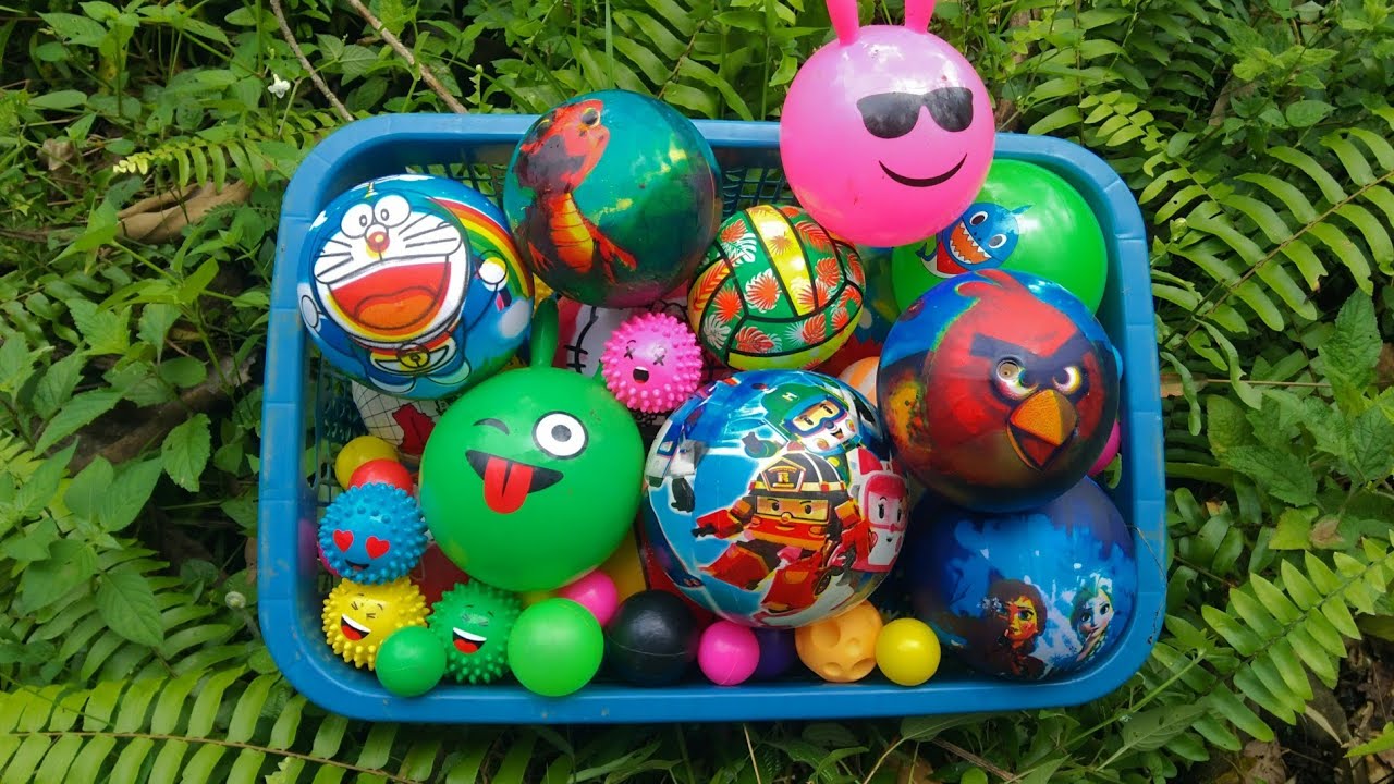 Mencari bola karakter kartun yang lucu-lucu seperti anggry bird, frozen dll, bola emoji, dan mainan!