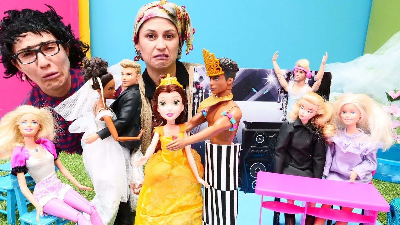 Komik ve eğlenceli video. Reyhan abla, Cengiz'e düğünde kısmet aramaya gidiyor!