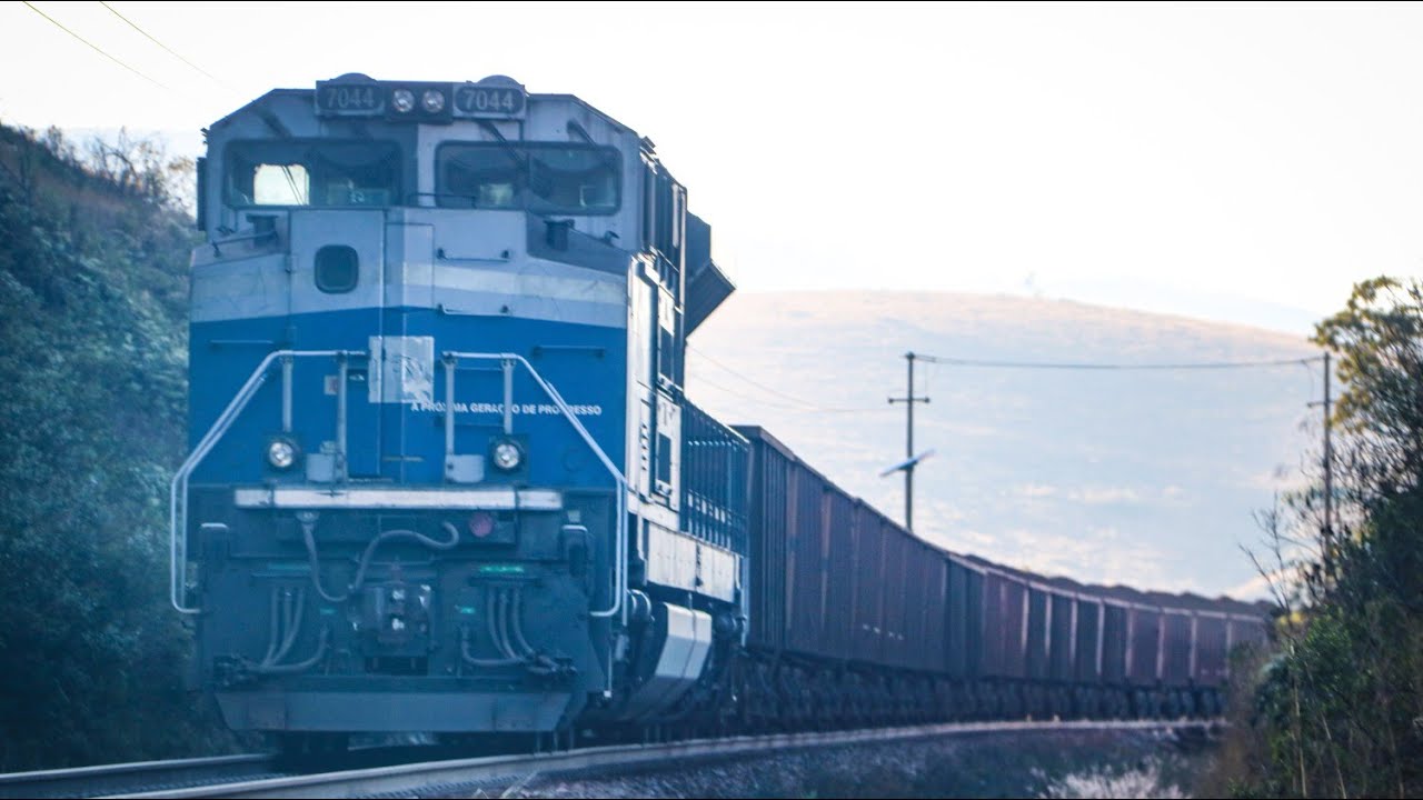 Movimento de trens em Bom Jardim de Minas-MG, Ferrovia do A&ccedil;o (MRS Log&iacute;stica)