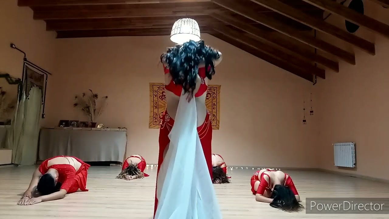Maktub - Esc. de Danzas Árabes Shimmy Dance