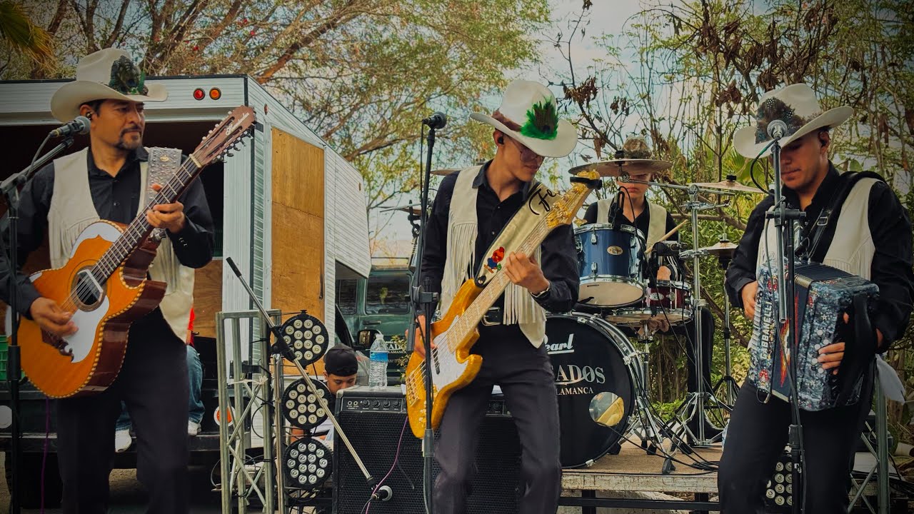 Los Indicados de Salamanca-Popurr&iacute; de cumbias  B&aacute;ilele vaquero