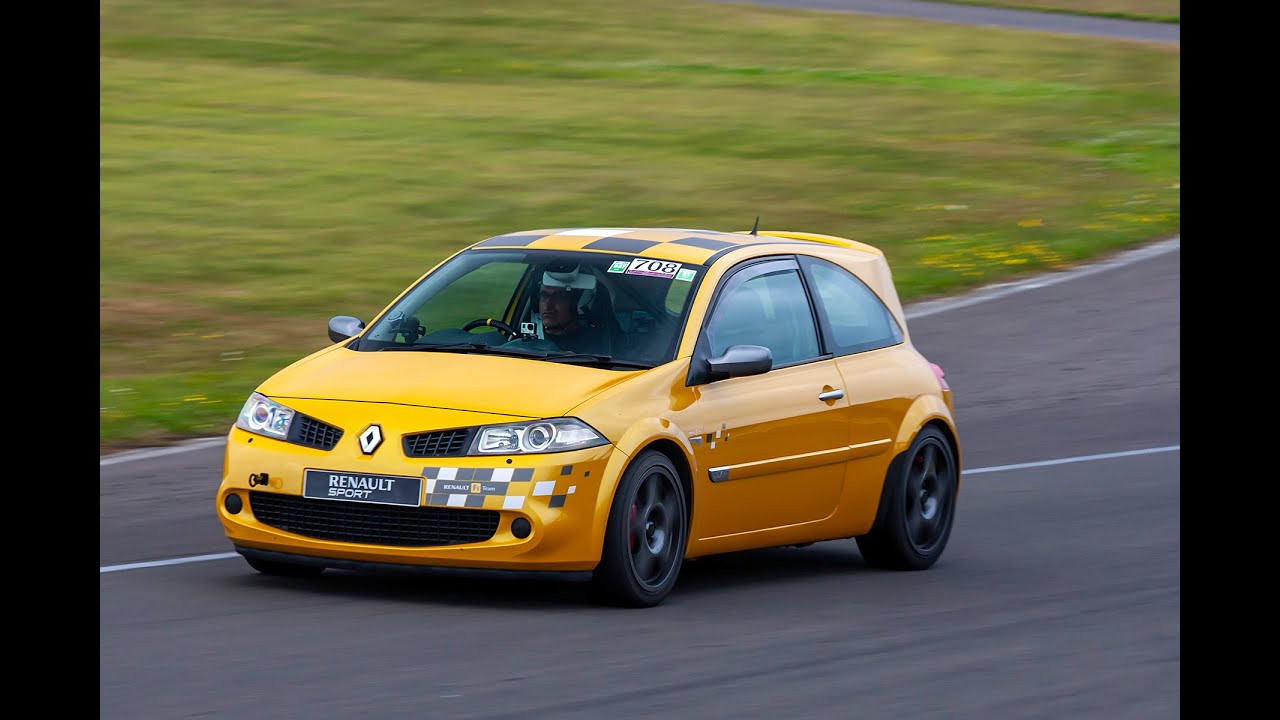 A few laps of Anglesey International Circuit at Cliosport Festival 2025 in the Megane R26