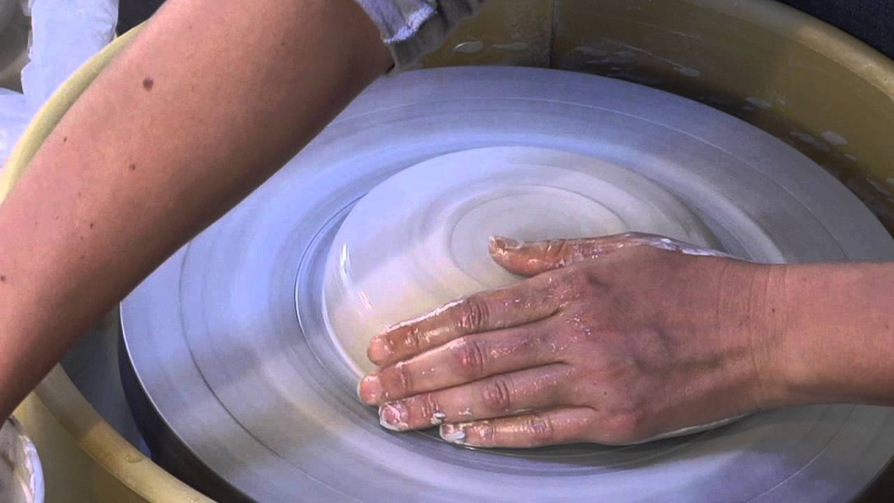 Pottery Video: An Easy to Make Space Saving Bat System