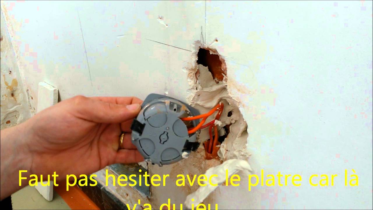 SCELLER BOITIER PRISES ET APPLIQUES