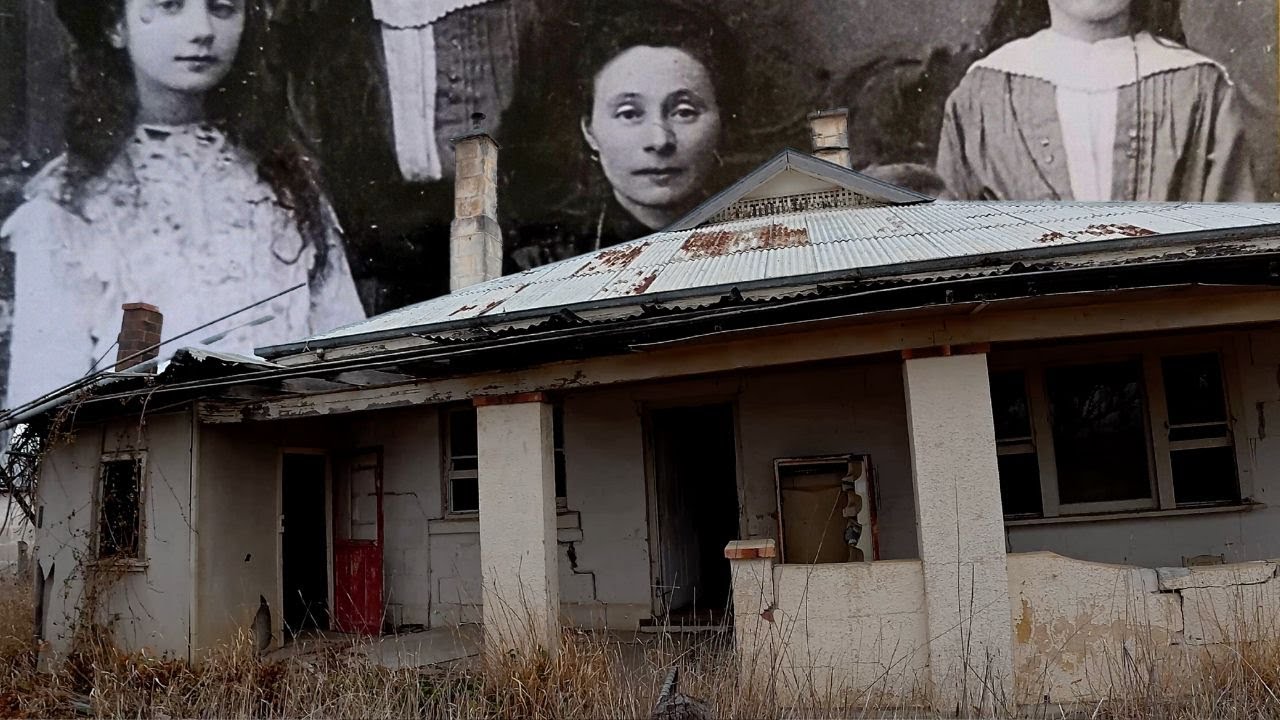 Exploring An Abandoned Bungalow They Left All there Memories Behind