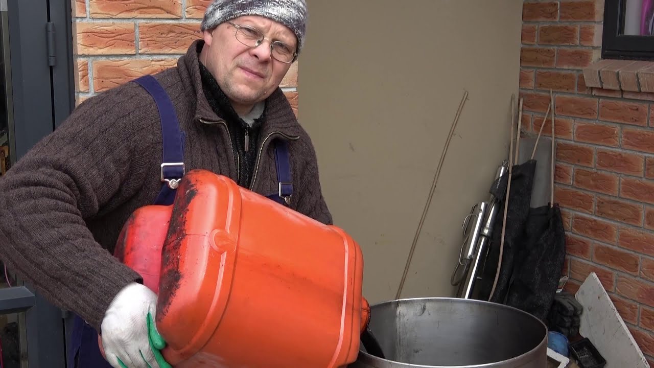 WMO waste oil to diesel distiller test run day 3. 24L per hour.