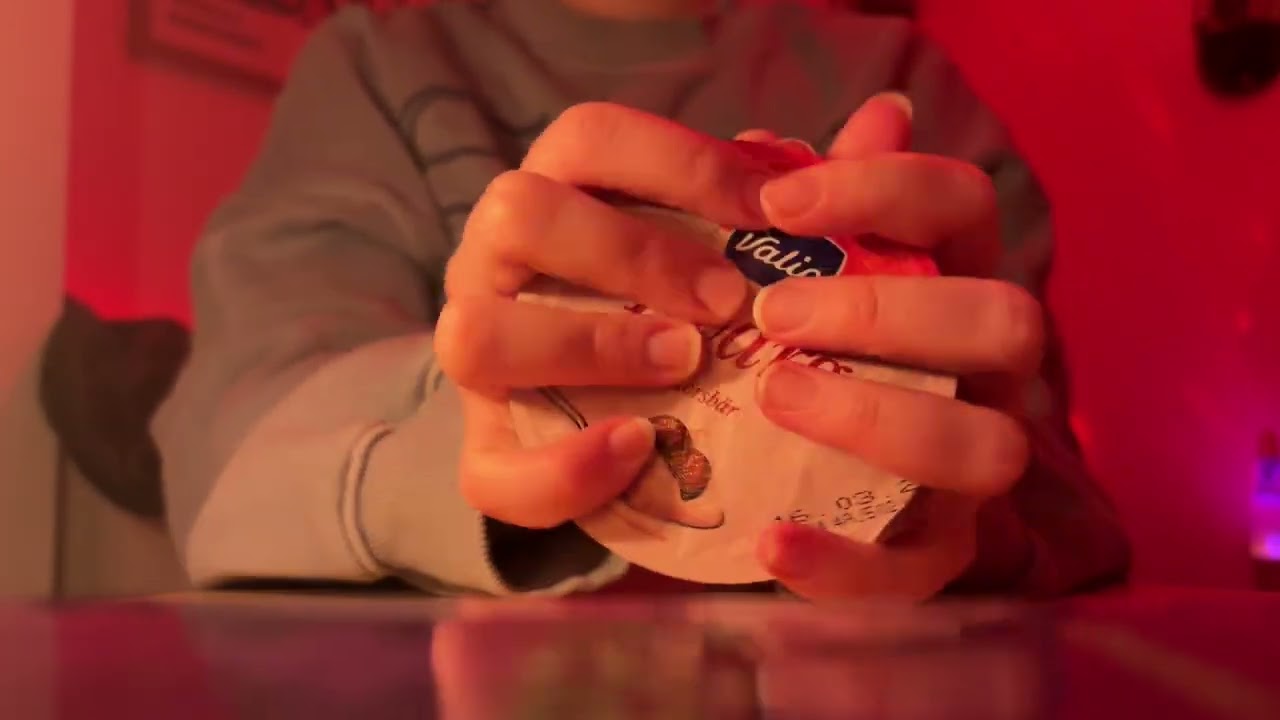 MY FIRST ASMR - fast and aggressive tapping on food items!